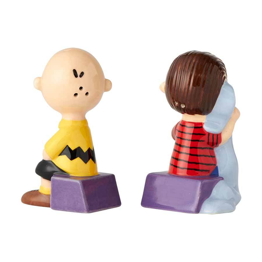 Salt & Pepper Ceramic Shaker Set Peanuts Charlie Brown & Linus NEW with gift box 